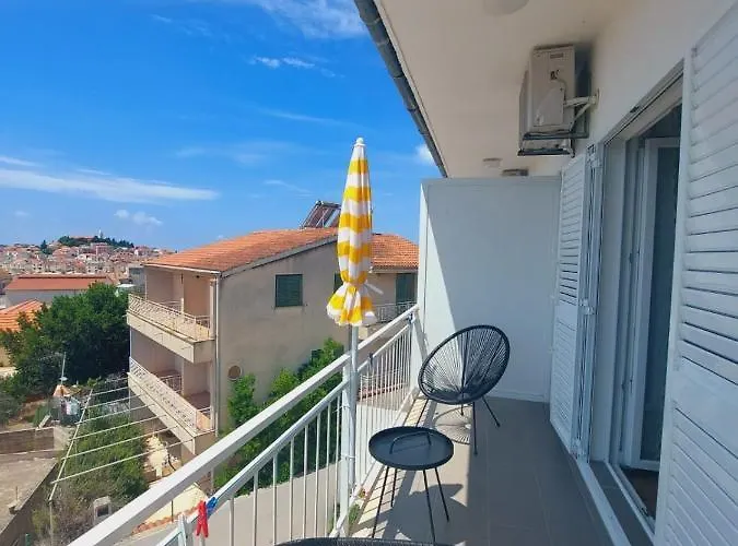 Gostinjska kuća Vinko Primosten